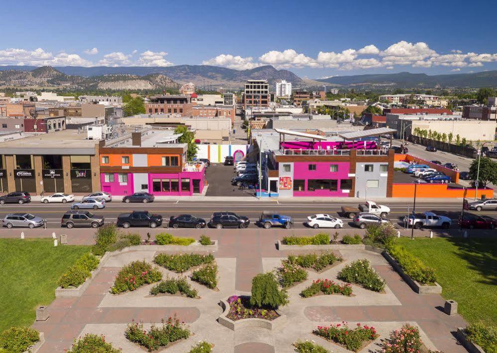Hotel Zed Келоуна Экстерьер фото